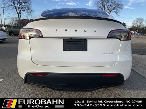 Used 2022 Tesla Model Y Performance image 4