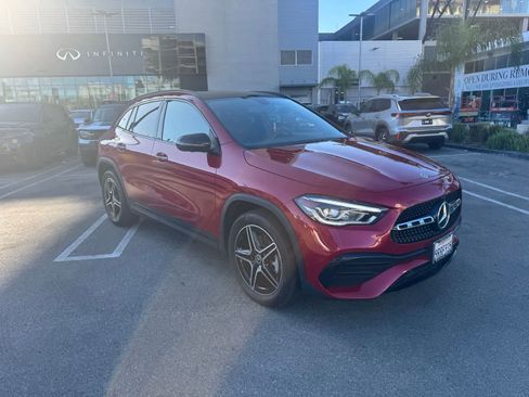 Certified 2022 Mercedes-Benz GLA 250 4MATIC image 2