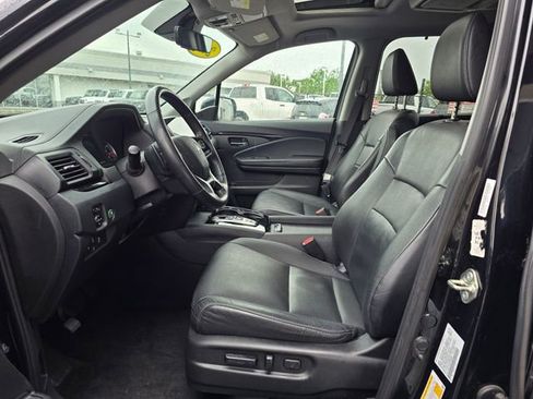 Used 2020 Honda Pilot Touring image 8