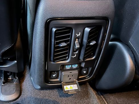 Used 2023 Dodge Durango R/T w/ Hemi Orange Plus Package AWD/4WD image 16