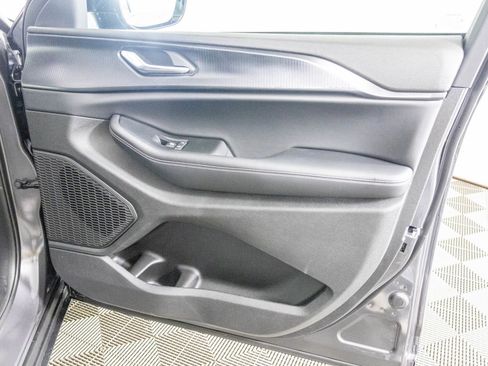 New 2025 Jeep Grand Cherokee Altitude image 35