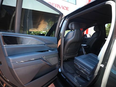 Used 2025 Cadillac Escalade IQ Sport 2 w/ LPO, ONYX Package image 38