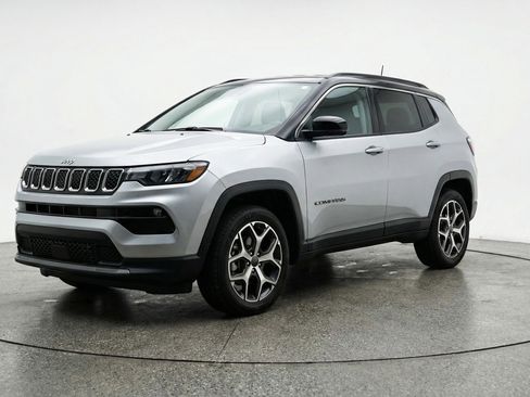 Used 2025 Jeep Compass Limited image 3