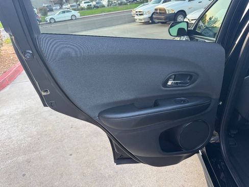 Used 2022 Honda HR-V Sport image 25
