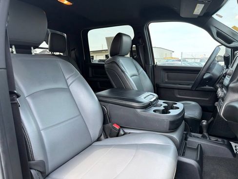 Used 2024 RAM 3500 Tradesman w/ Chrome Appearance Group AWD/4WD image 25