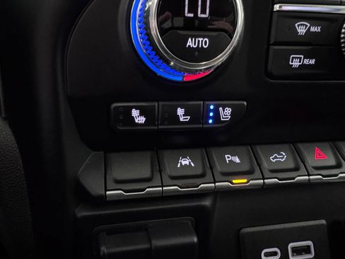 Certified 2021 GMC Sierra 1500 Denali w/ Driver Alert Package II AWD/4WD image 25