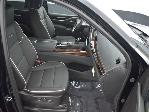 Certified 2024 Cadillac Escalade ESV Premium Luxury w/ Performance Package image 33