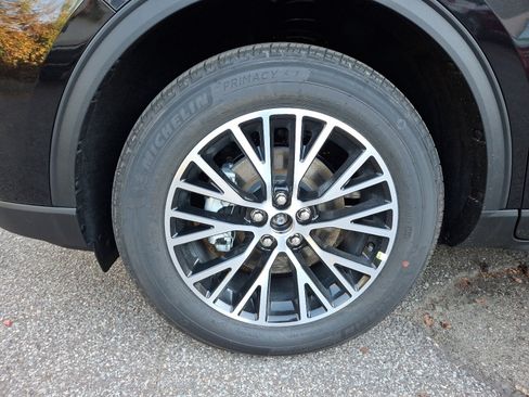 New 2025 Ford Escape SE w/ PHEV Premium Package FWD image 18