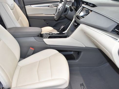 Used 2022 Cadillac XT5 Premium Luxury w/ LPO, Floor Liner Package image 10