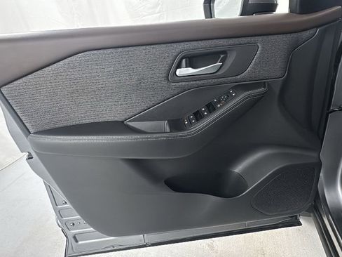 Used 2021 Nissan Rogue SV AWD/4WD image 18
