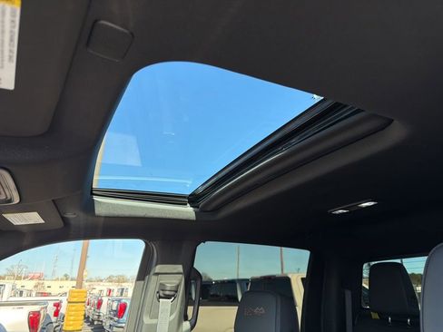 Used 2024 Chevrolet Silverado 2500 High Country image 15