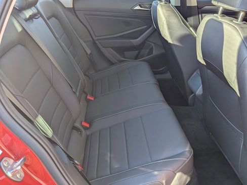 Used 2023 Volkswagen Jetta SE w/ Panoramic Sunroof Package image 19