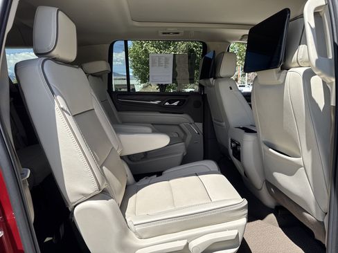 Used 2024 GMC Yukon XL Denali w/ Advanced Technology Package AWD/4WD image 25