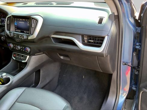 Used 2024 GMC Terrain SLT AWD/4WD image 18