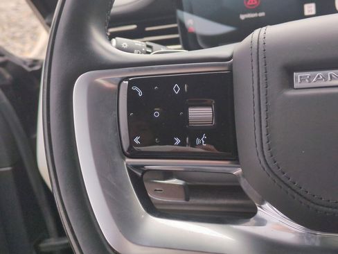 Used 2023 Land Rover Range Rover SE image 16
