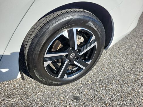 Used 2025 Nissan Sentra SV image 8