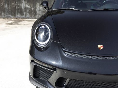 Certified 2019 Porsche 911 GT3 RWD image 14