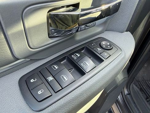 Used 2017 RAM 1500 Big Horn image 12