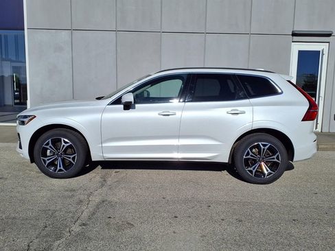 Certified 2022 Volvo XC60 B5 Momentum AWD/4WD image 3