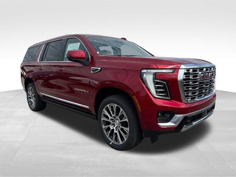 New 2026 GMC Yukon XL Denali w/ Denali Reserve Package AWD/4WD image 7