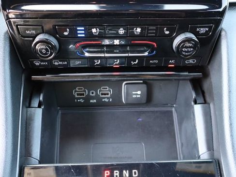 Used 2025 Jeep Grand Cherokee L Limited w/ Luxury Tech Group II AWD/4WD image 23