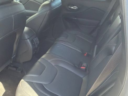 Used 2023 Jeep Cherokee Altitude Lux AWD/4WD image 11