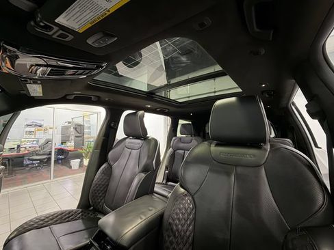 Used 2024 Jeep Grand Cherokee L Summit AWD/4WD image 31