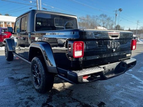 Used 2023 Jeep Gladiator Sport S image 5