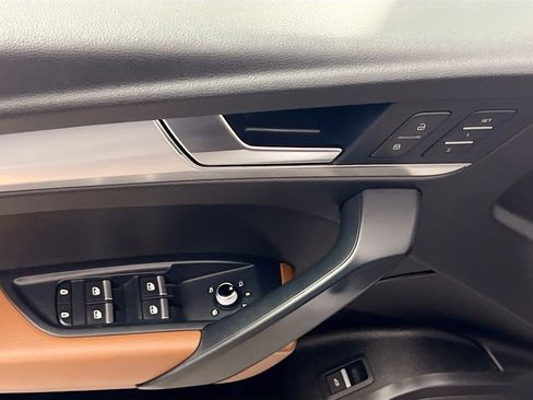 Used 2025 Audi Q5 2.0T Premium image 16