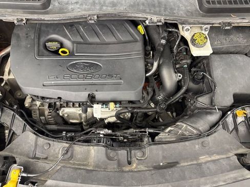 Used 2017 Ford Escape SE w/ Equipment Group 201A image 19