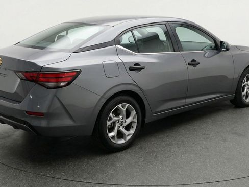 Used 2025 Nissan Sentra SV FWD image 9