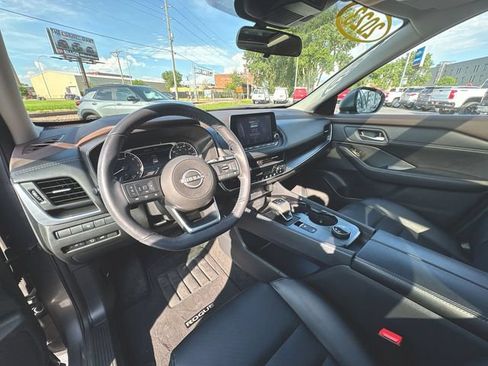 Used 2023 Nissan Rogue SV w/ SV Premium B Package AWD/4WD image 10