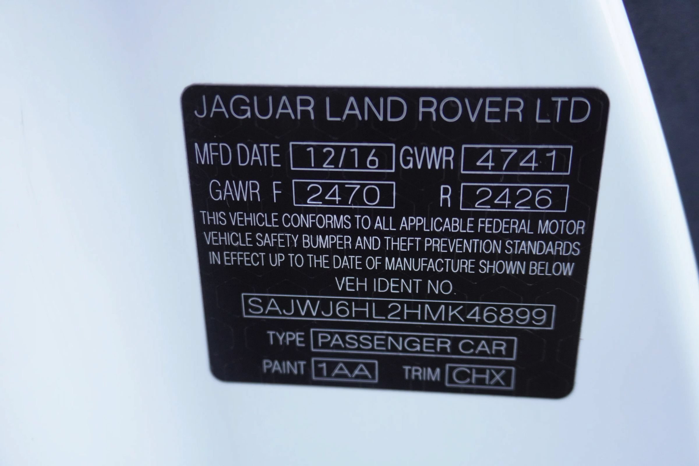 Used 2017 Jaguar F-TYPE R AWD/4WD image 32