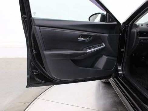 Used 2023 Nissan Sentra SR FWD image 30