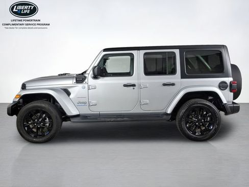 Used 2023 Jeep Wrangler Unlimited Sahara w/ Cold Weather Group AWD/4WD image 6