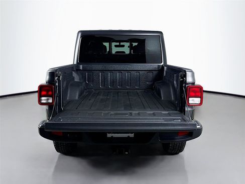 Used 2022 Jeep Gladiator Overland w/ Popular Equipment Package image 26