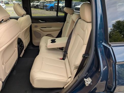 New 2026 Jeep Grand Cherokee Limited AWD/4WD image 13