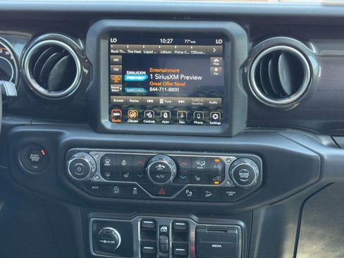 Used 2019 Jeep Wrangler Unlimited Sahara AWD/4WD image 13