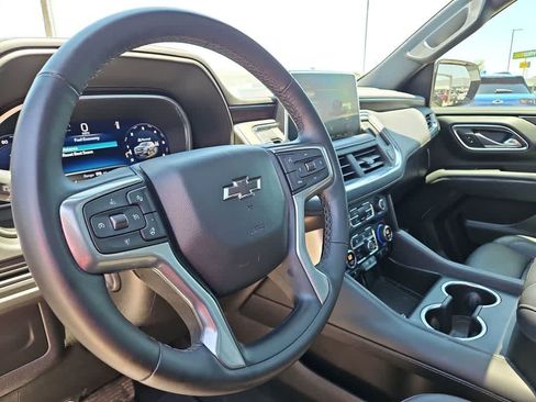 Used 2023 Chevrolet Suburban Z71 w/ Luxury Package AWD/4WD image 10