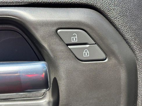 Used 2025 Chevrolet Silverado 2500 Custom w/ Custom Value Package image 25