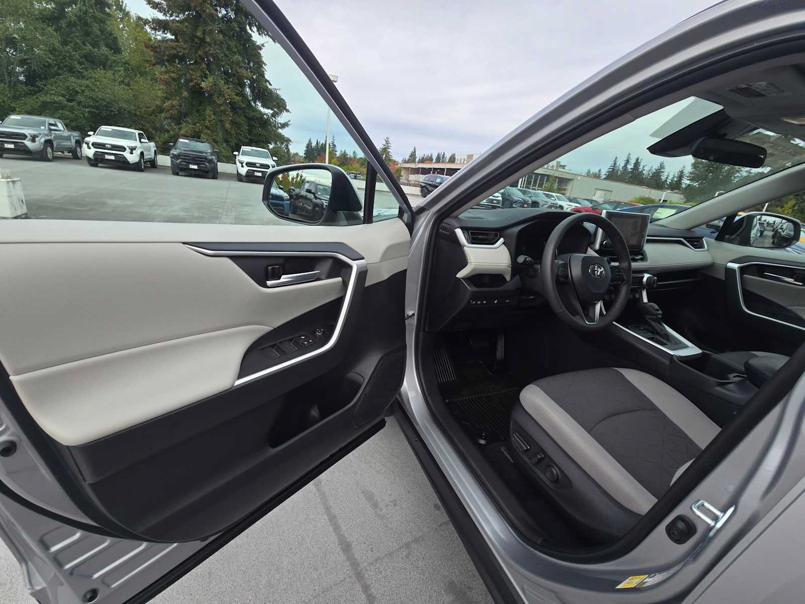 Certified 2025 Toyota RAV4 XLE w/ Convenience Package AWD/4WD image 20