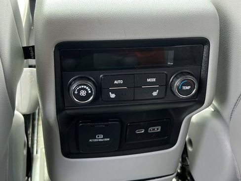 Certified 2023 GMC Acadia SLT w/ Preferred Package AWD/4WD image 13