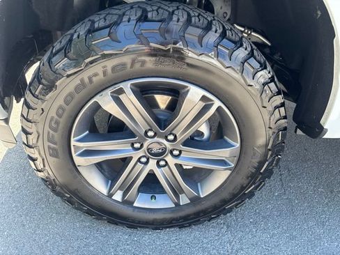 Used 2023 Ford F150 Lariat AWD/4WD image 41