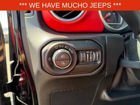Used 2020 Jeep Gladiator Rubicon image 16