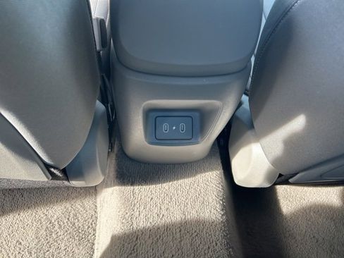 Used 2025 Hyundai Elantra SEL image 39