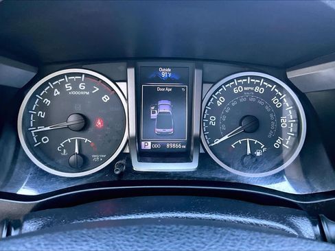 Certified 2019 Toyota Tacoma SR5 AWD/4WD image 24