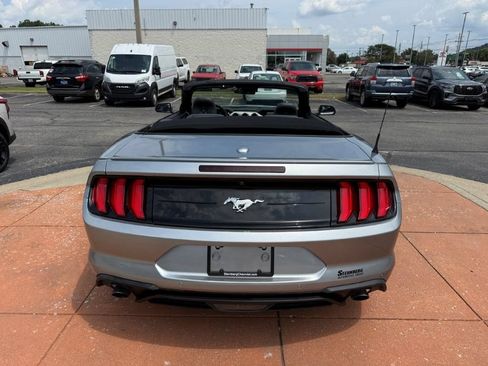 Used 2022 Ford Mustang Premium RWD image 10