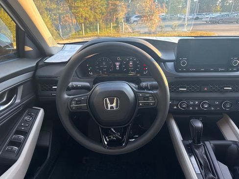 New 2025 Honda Accord SE image 10