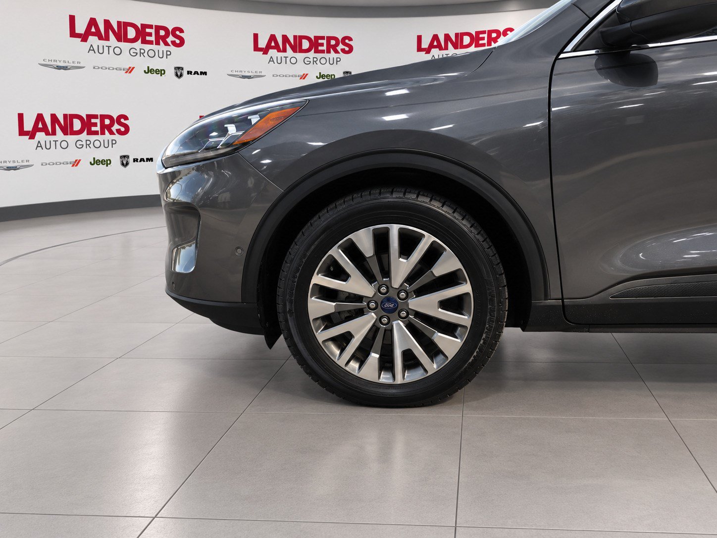 Used 2021 Ford Escape Titanium AWD/4WD image 8