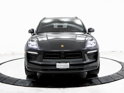 Certified 2025 Porsche Macan image 10